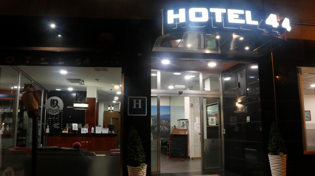 Hotel 44 Gijón Esterno foto