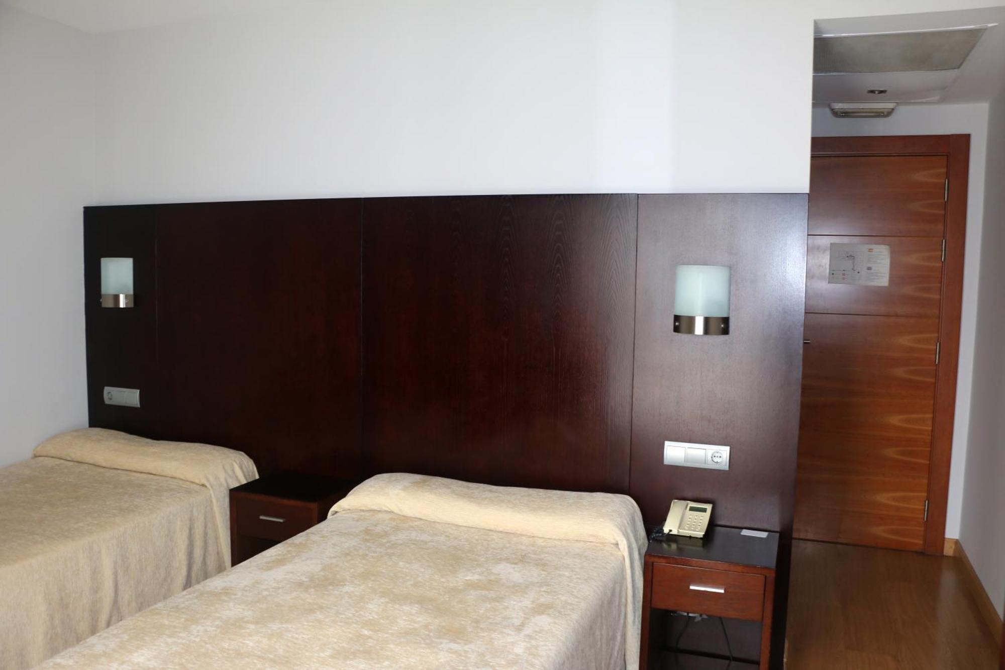 Hotel 44 Gijón Esterno foto