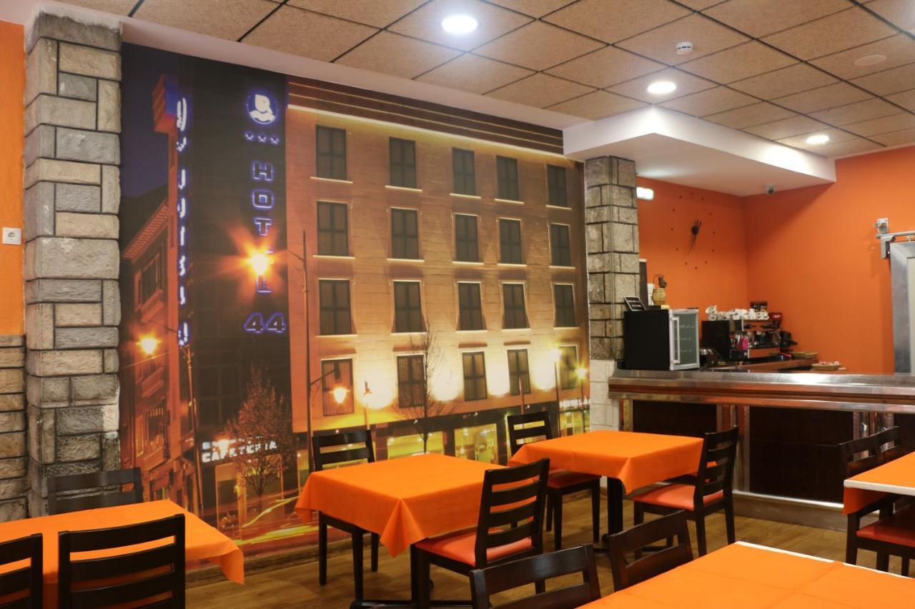 Hotel 44 Gijón Esterno foto