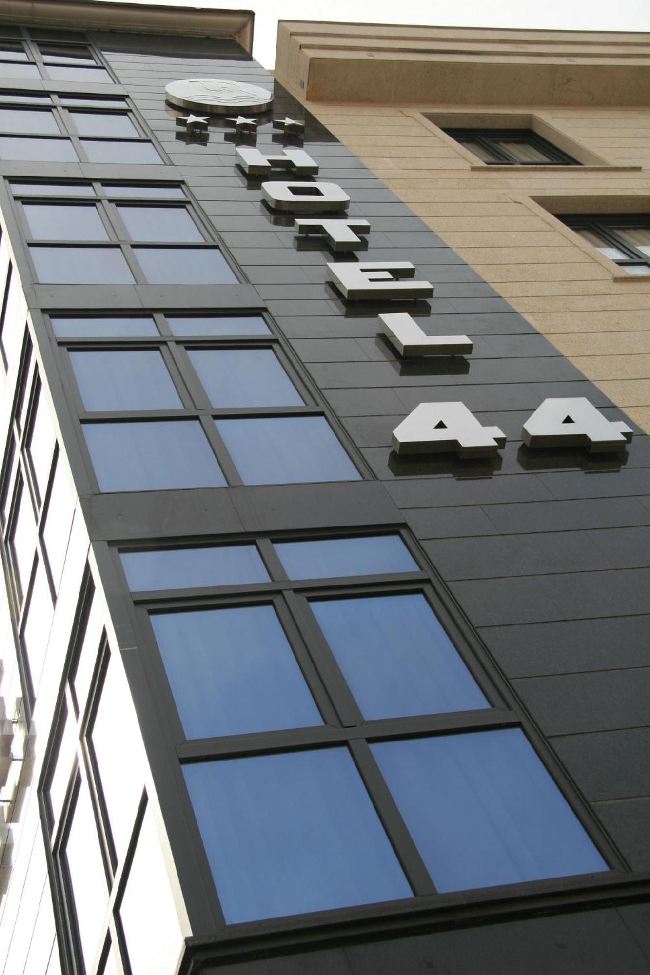 Hotel 44 Gijón Esterno foto