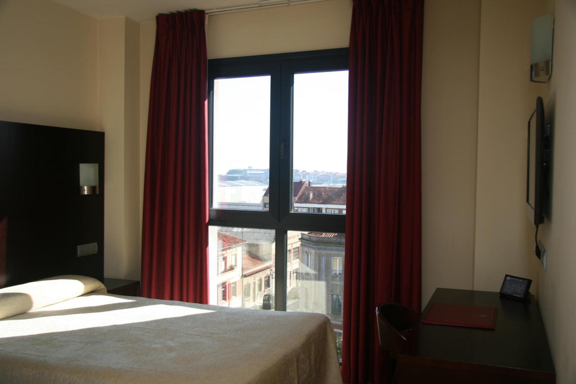 Hotel 44 Gijón Esterno foto