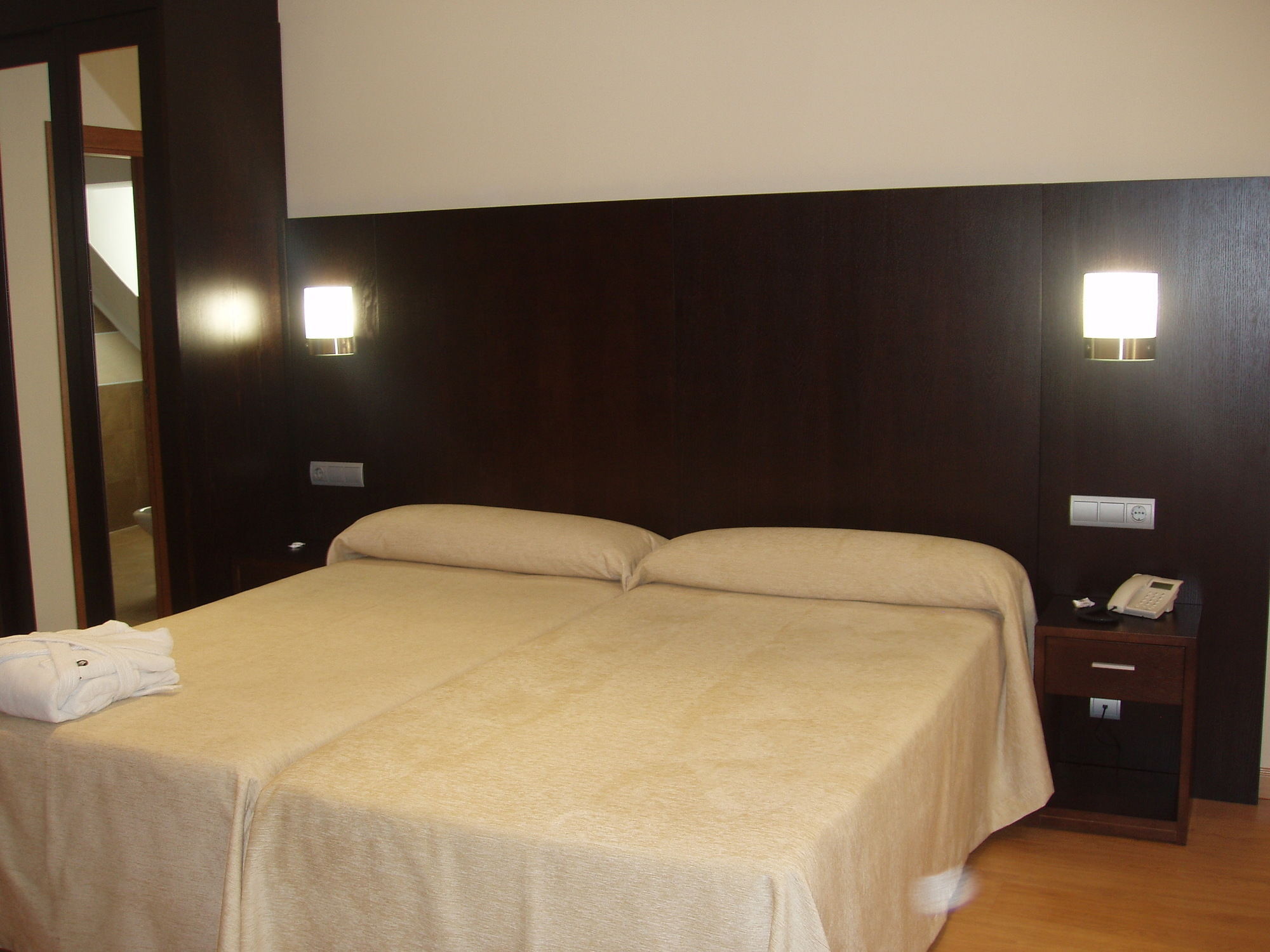Hotel 44 Gijón Esterno foto
